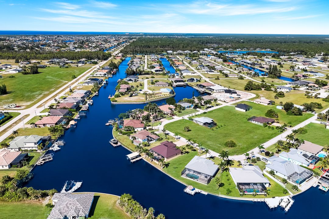 2208 NW 38th Pl, Cape Coral, FL 33993