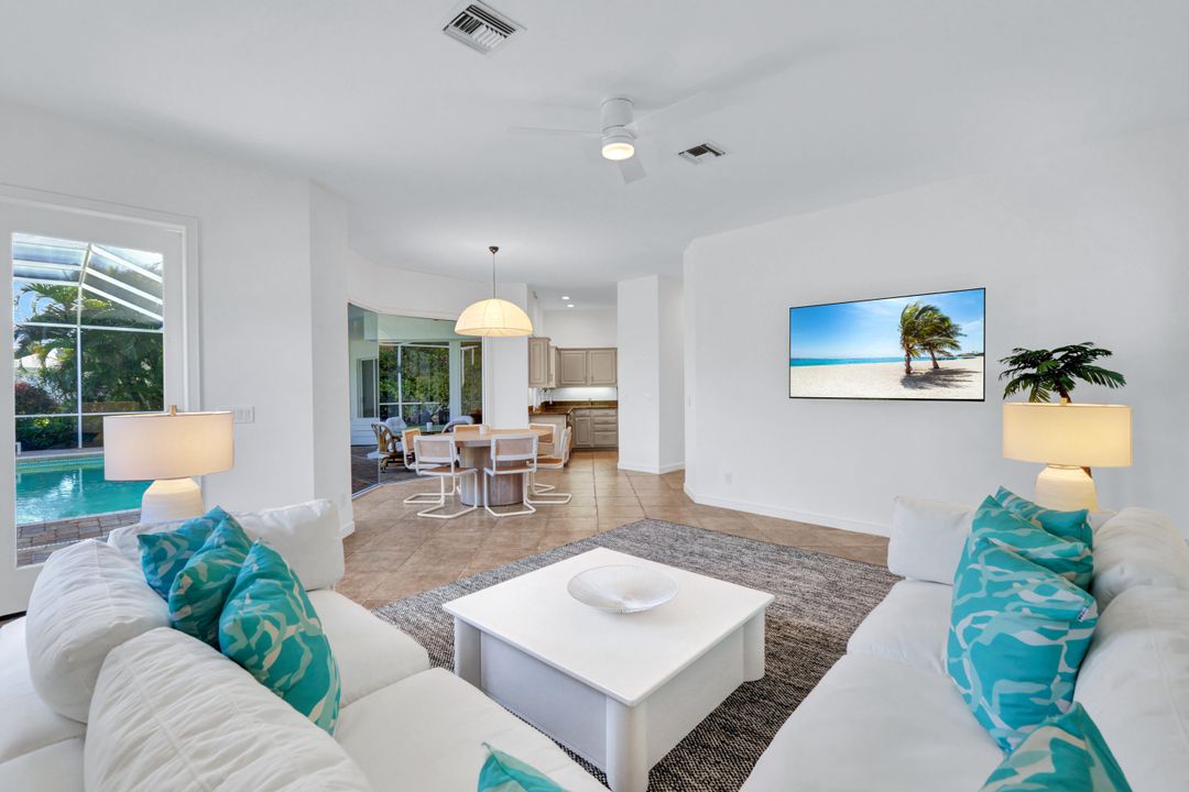 874 Wyndemere Way, Naples, FL 34105