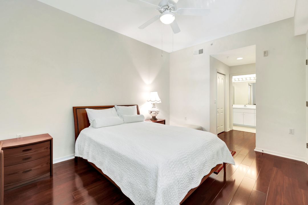 16595 Lake Cir Dr #233, Fort Myers, FL 33908