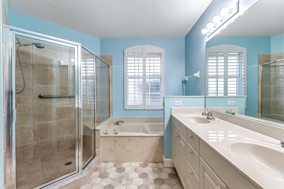 3082 Windsong Ct #303, Naples, FL 34109