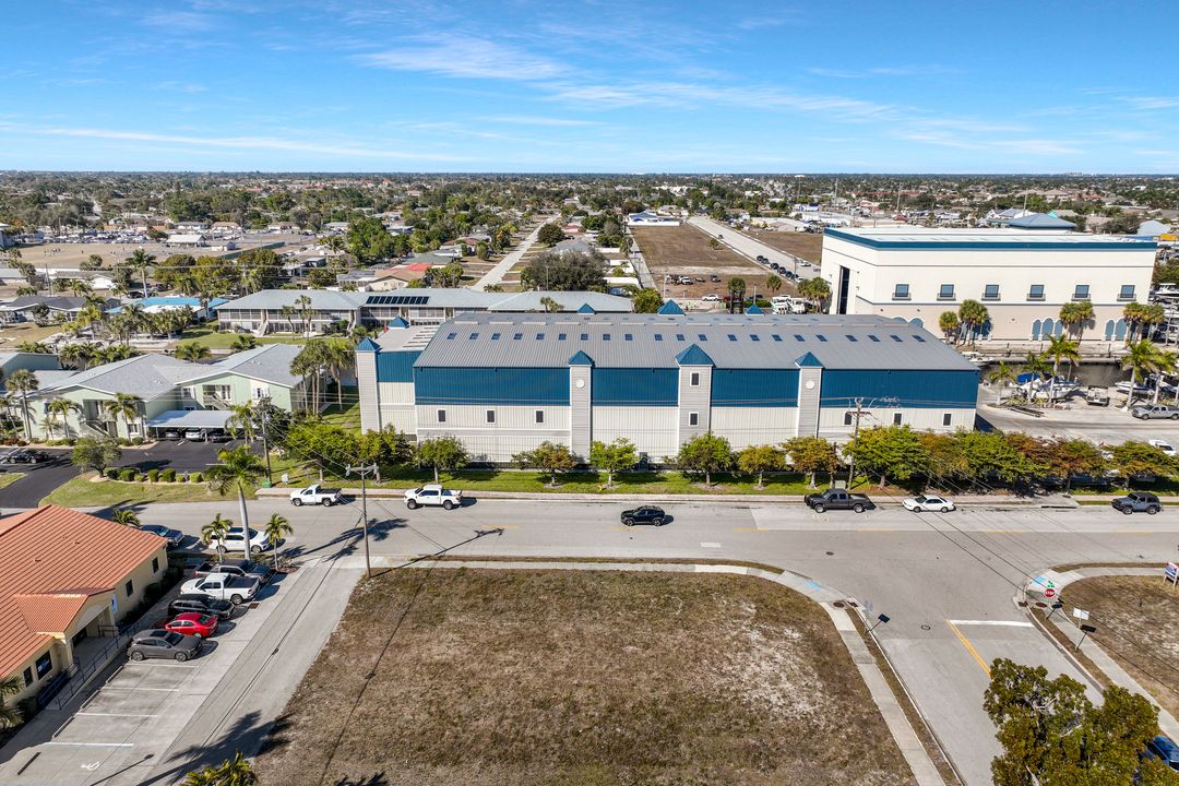 4632 SE 15th Ave, Cape Coral, FL 33904