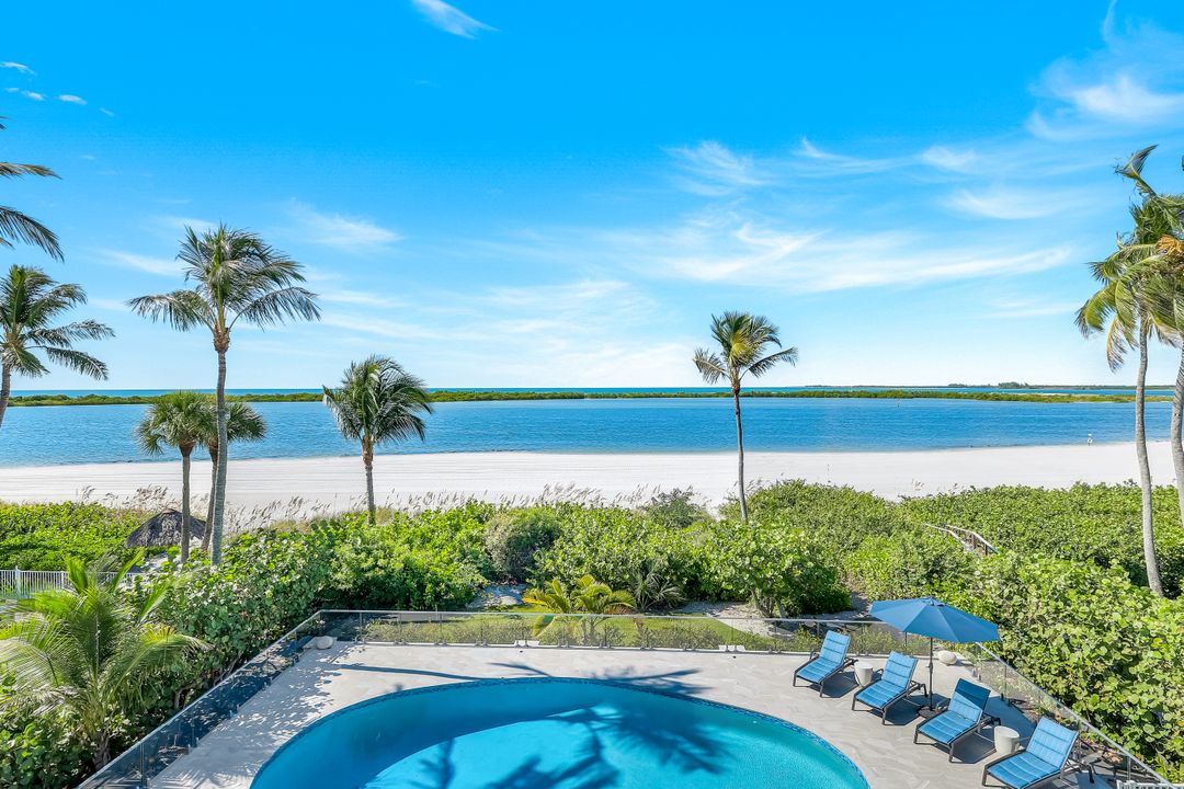 310 Seabreeze Dr, Marco Island, FL 34145