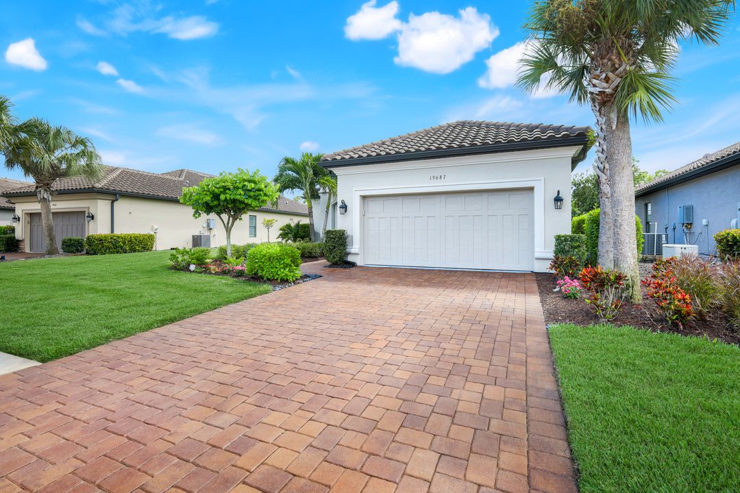 19687 Estero Pointe Ln, Fort Myers, FL 33908