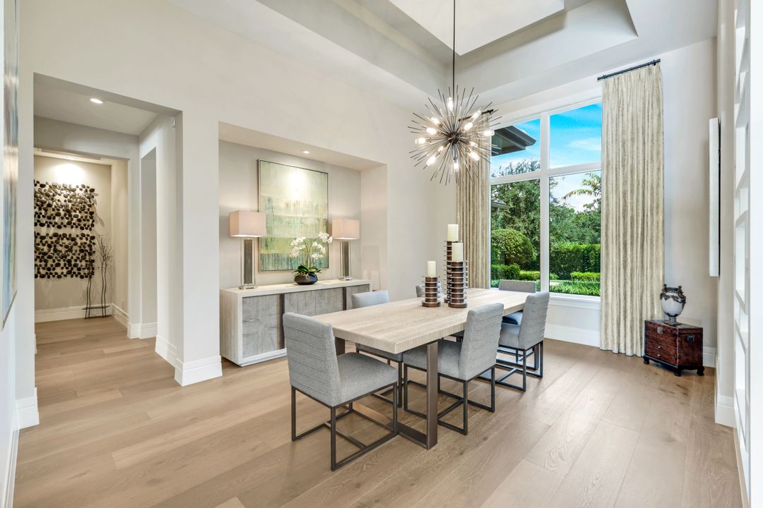 112 Hickory Rd, Naples, FL 34108