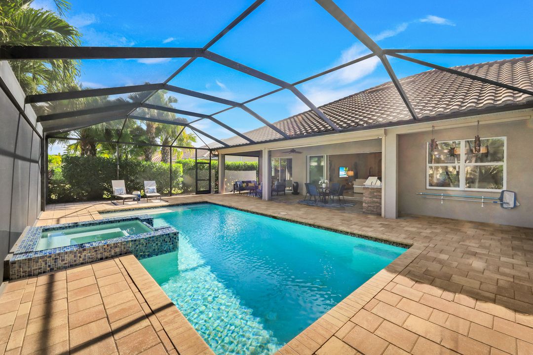 9314 Quarry Dr, Naples, FL 34120