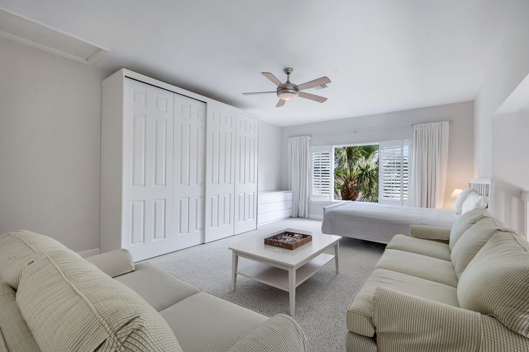 15040 Sterling Oaks Dr, Naples, FL 34110