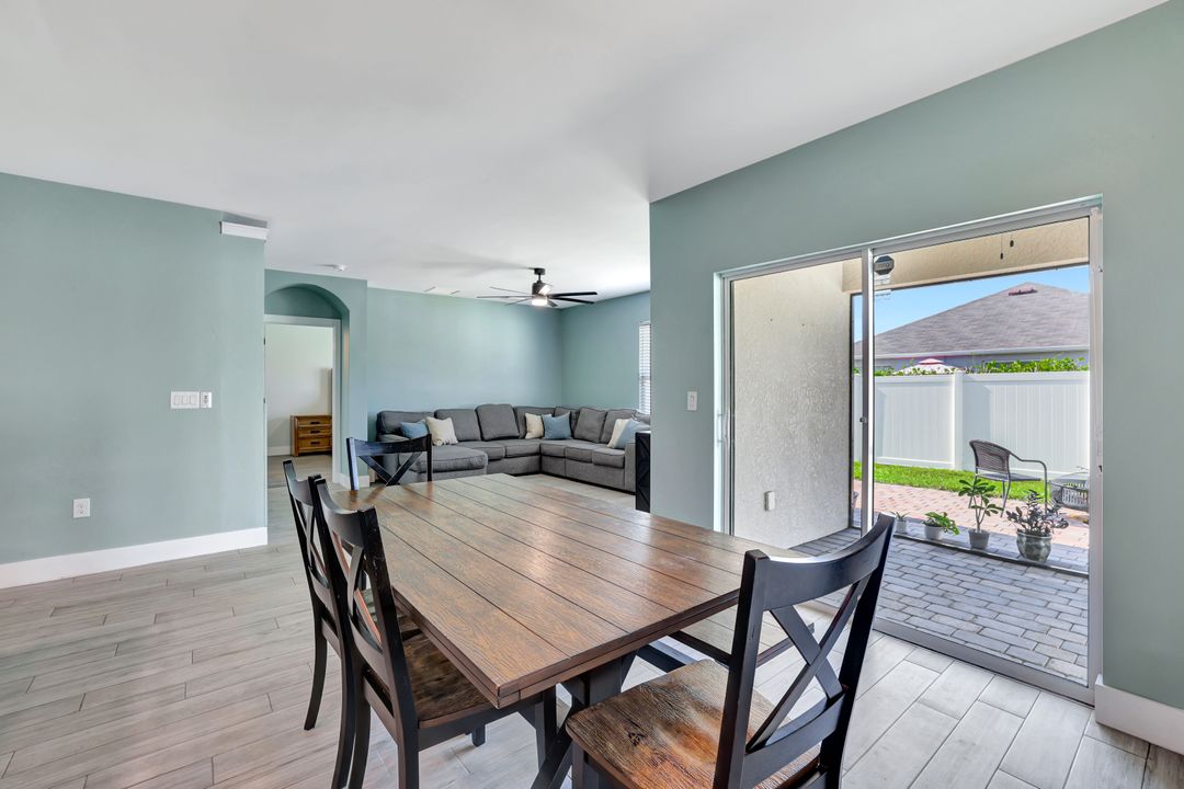 692 Hadley St E, Naples, FL 34104