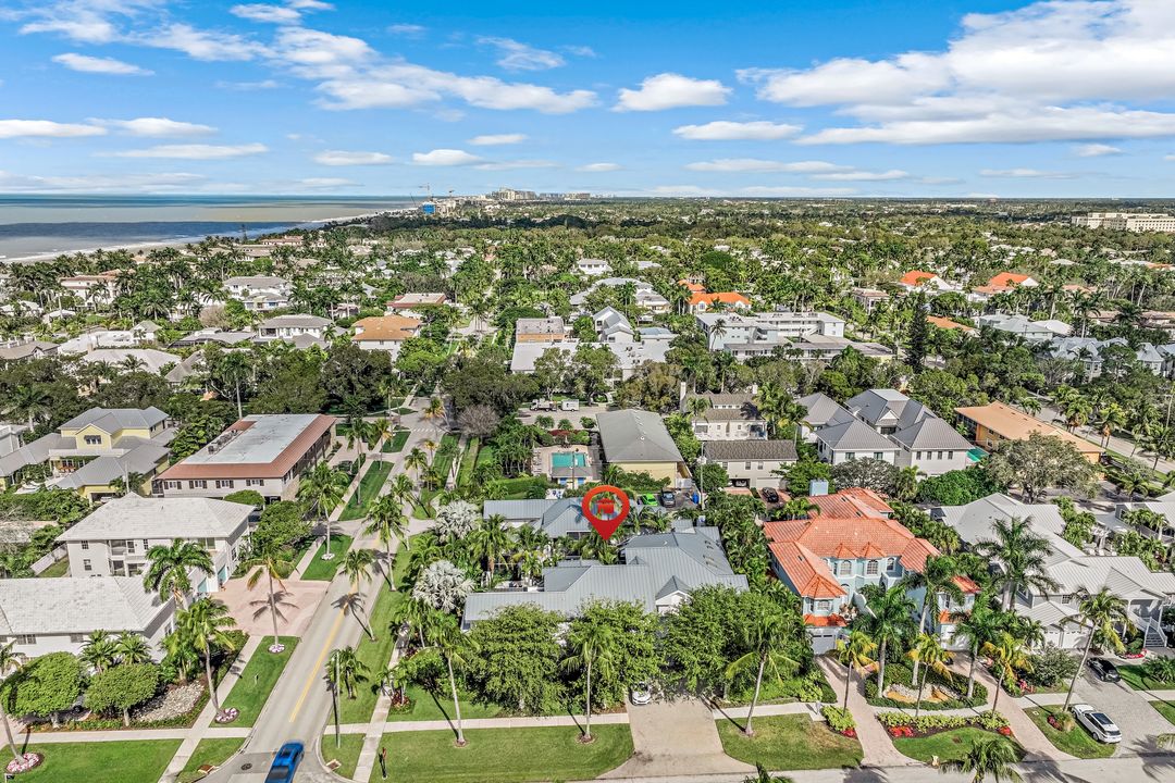 359 2nd St S, Naples, FL 34102