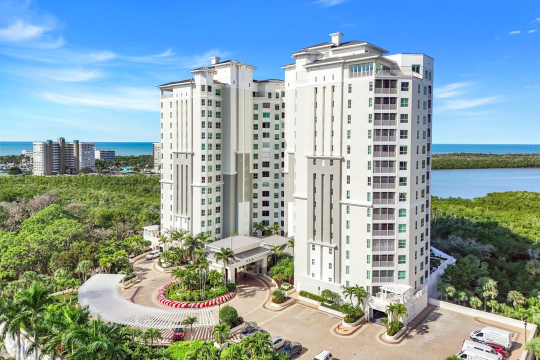 295 Grande Way #104, Naples, FL 34110