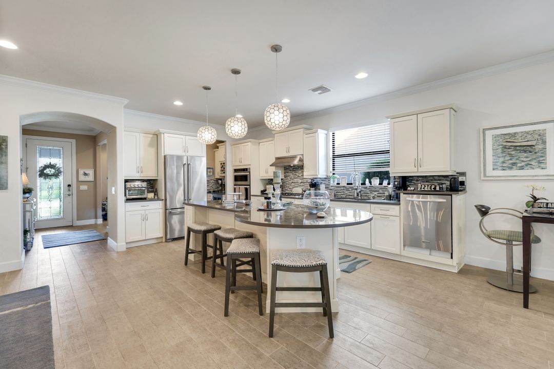 16345 Camden Lakes Cir, Naples, FL 34110