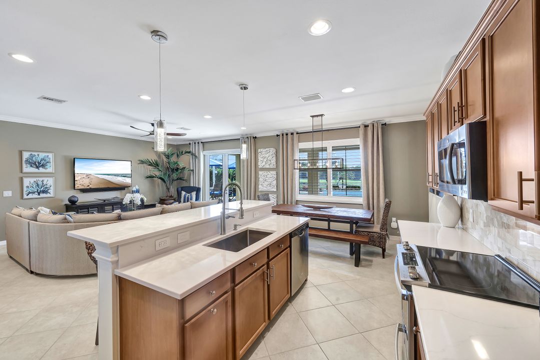 14554 Lanier Ct, Naples, FL 34114