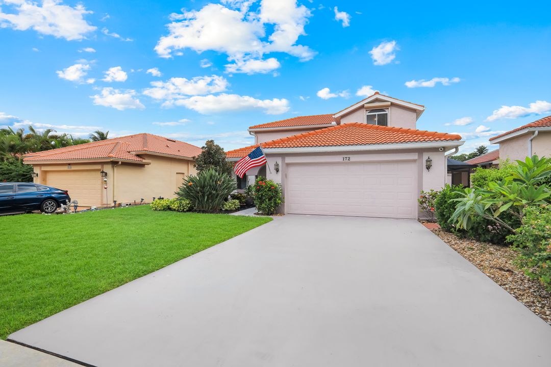 172 Sabal Lake Dr, Naples, FL 34104