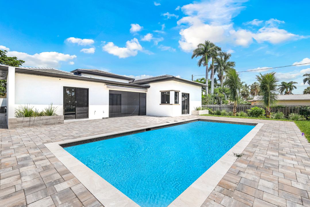 1332 Longwood Dr, Fort Myers, FL 33919