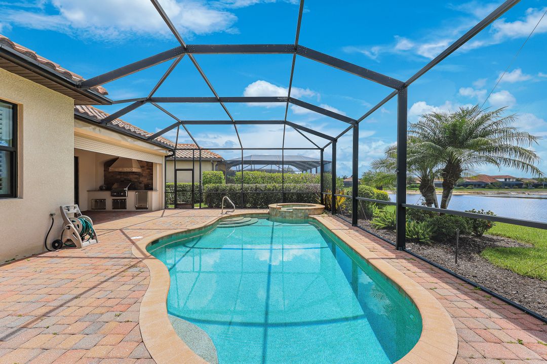 12643 Kinross Ln, Naples, FL 34120