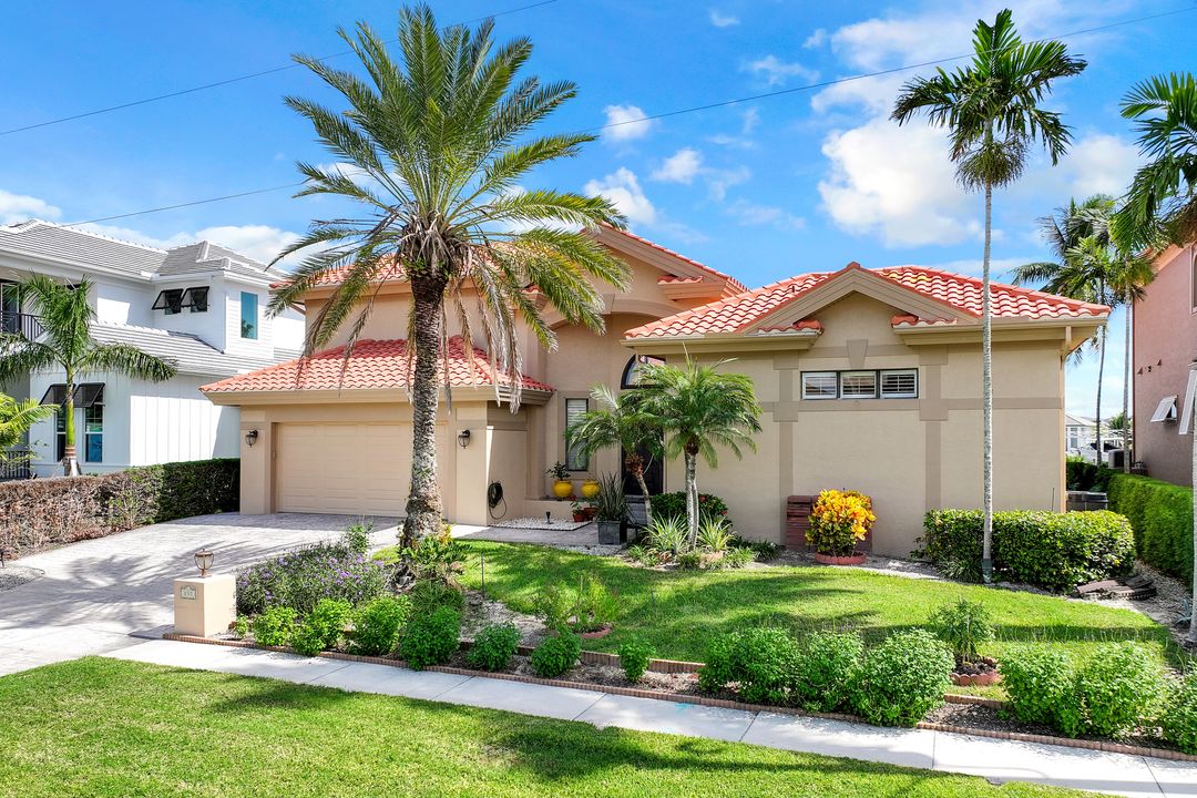 833 Swan Dr, Marco Island, FL 34145