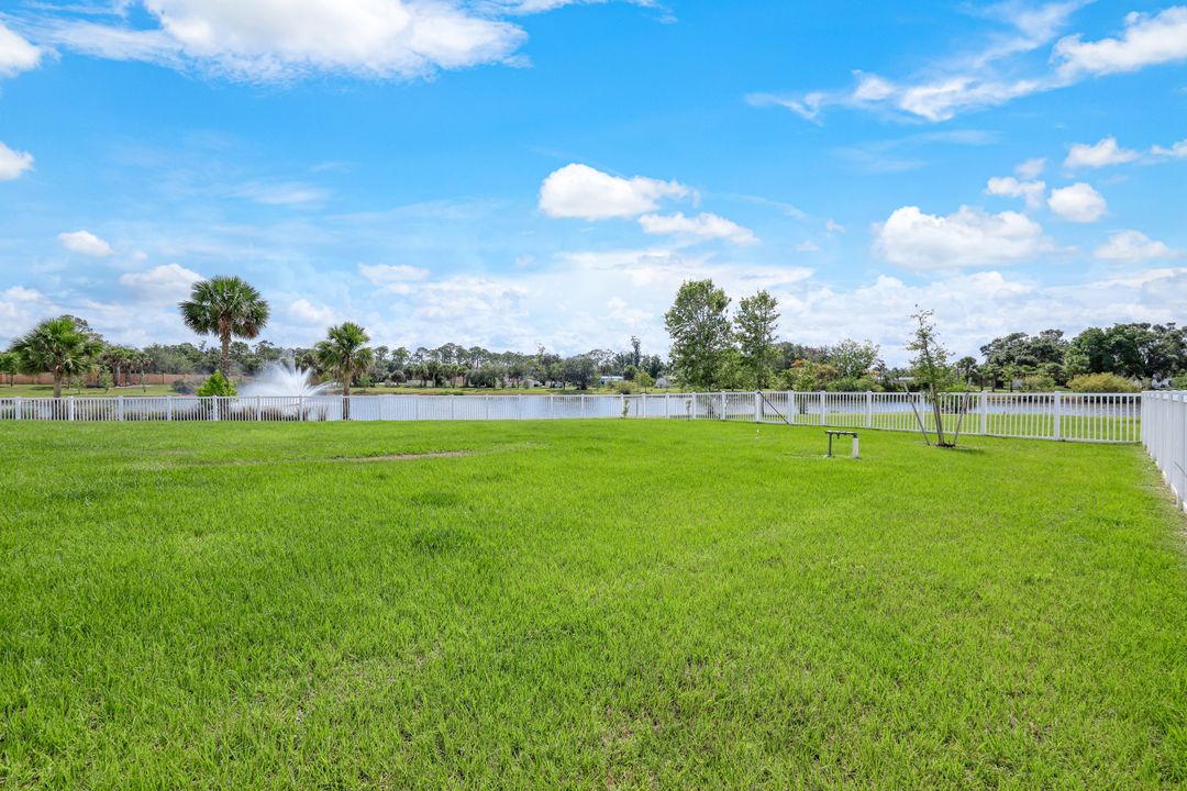 2050 Hickeys Creekside Dr, Alva, FL 33920