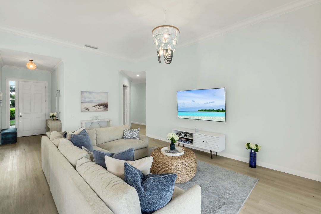 4453 Novato Ct, Naples, FL 34109