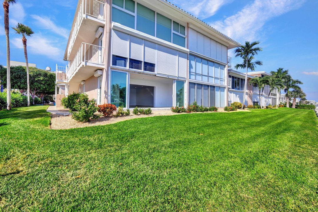 1910 Gulf Shore Blvd N, Naples, FL 34102