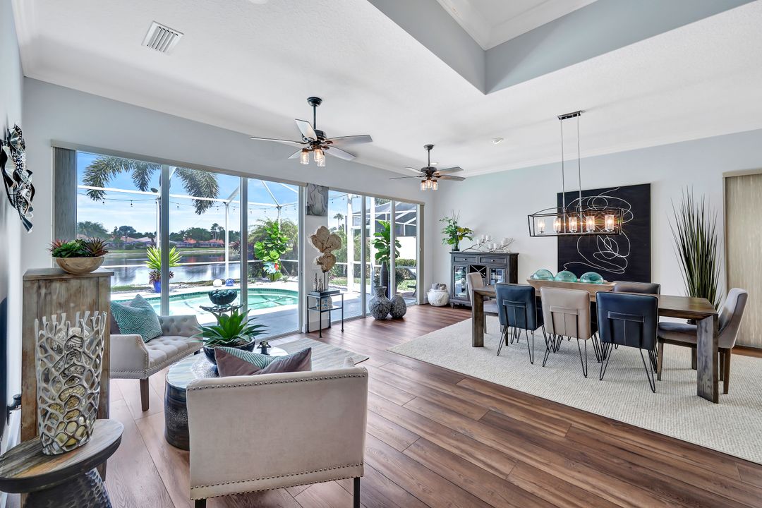 5441 Freeport Ln, Naples, FL 34119