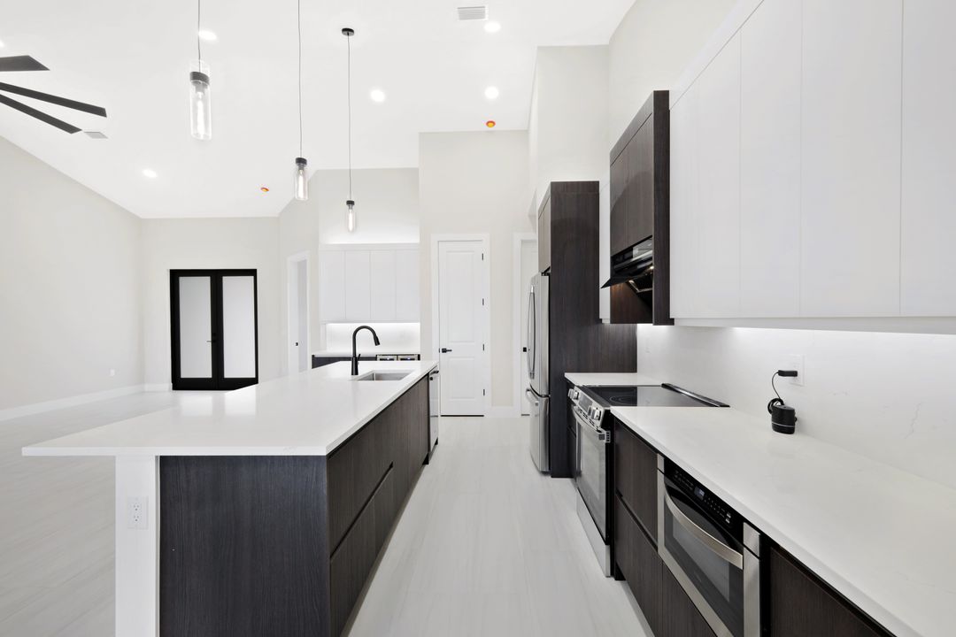 819 SW 16th Terrace, Cape Coral, FL 33991