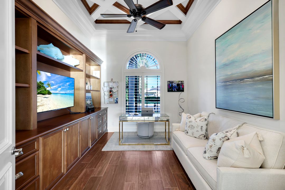 80 Anchor Ct, Marco Island, FL 34145