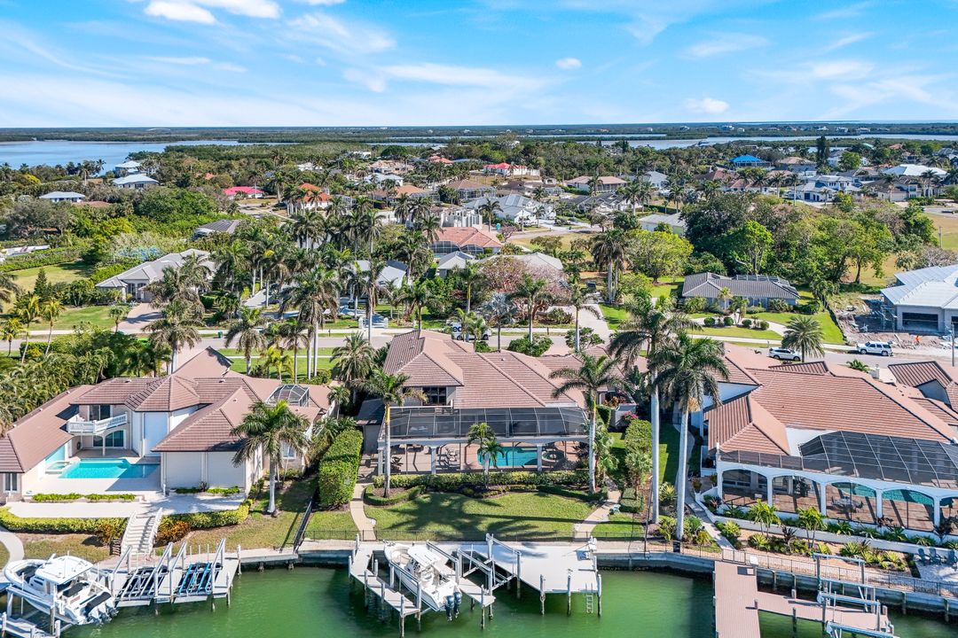 864 Inlet Dr, Marco Island, FL 34145