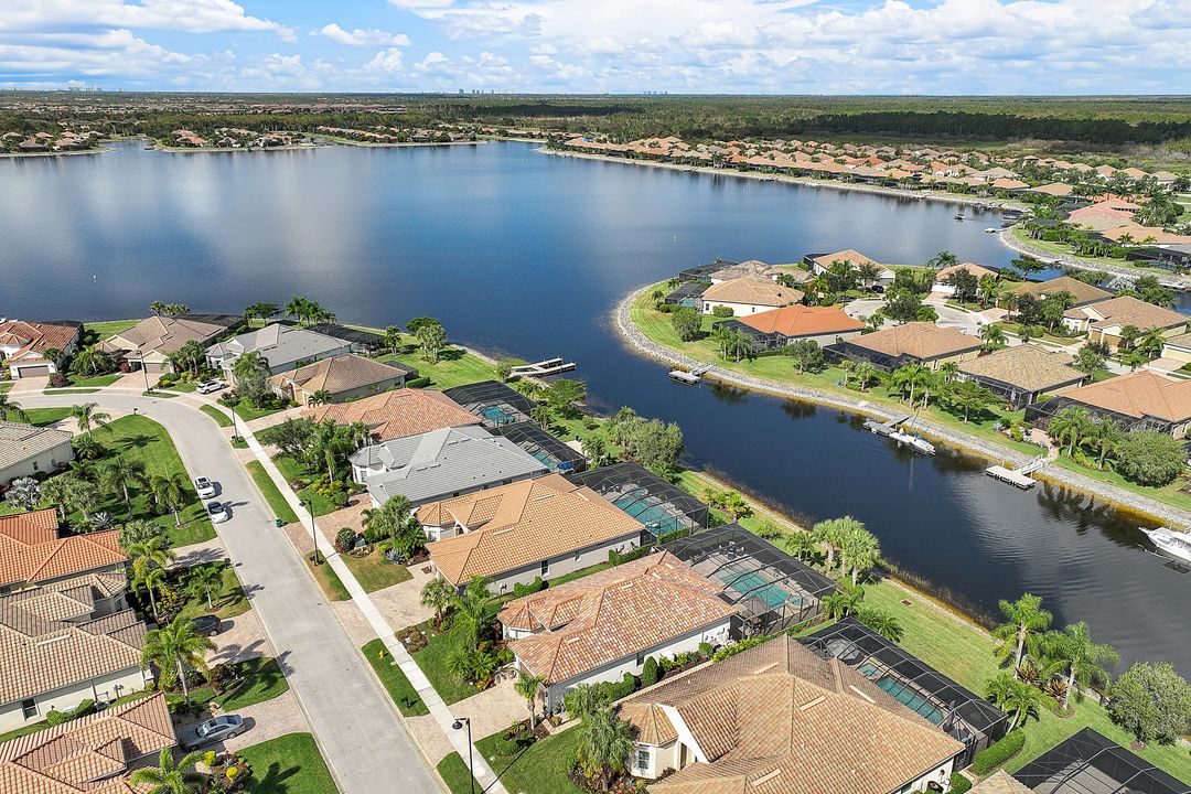 9103 Graphite Cir, Naples, FL 34120