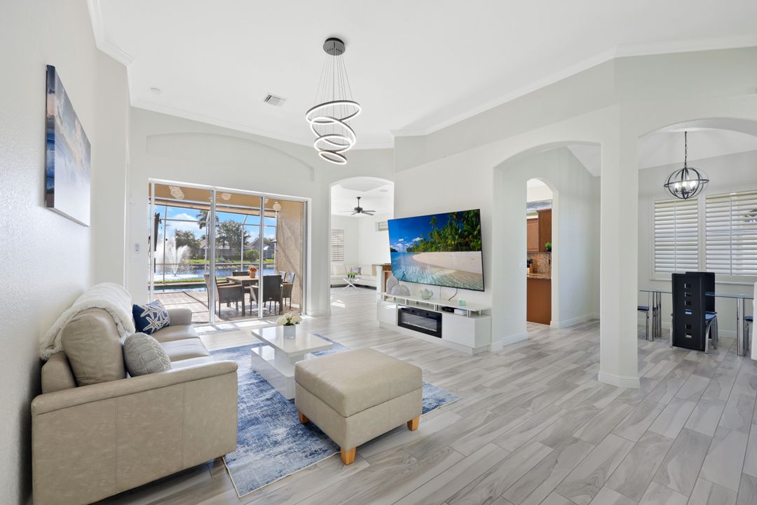 8700 Ibis Cove Cir, Naples, FL 34119