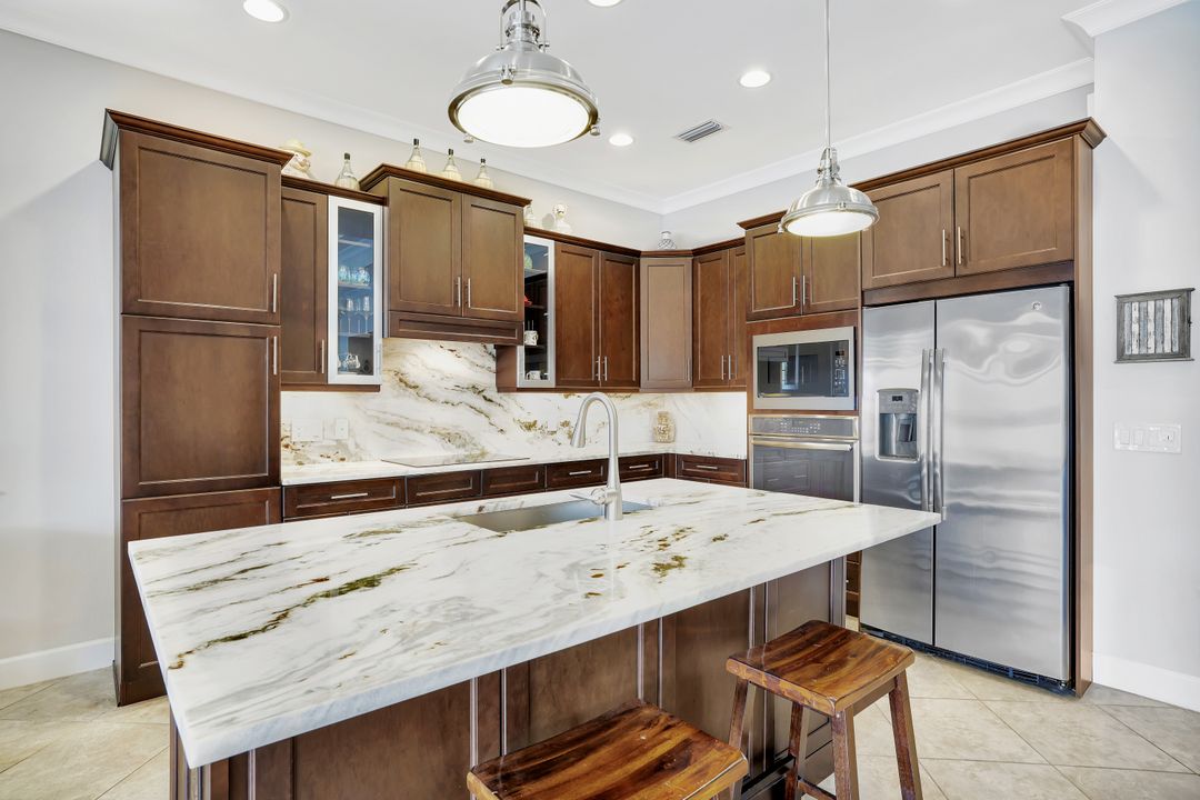 4905 Andros Dr, Naples, FL 34113