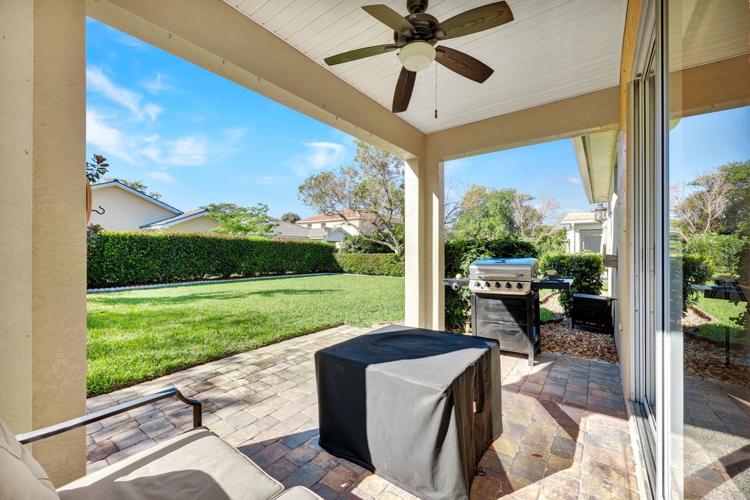 9262 Chestnut Tree Loop, Fort Myers, FL 33967