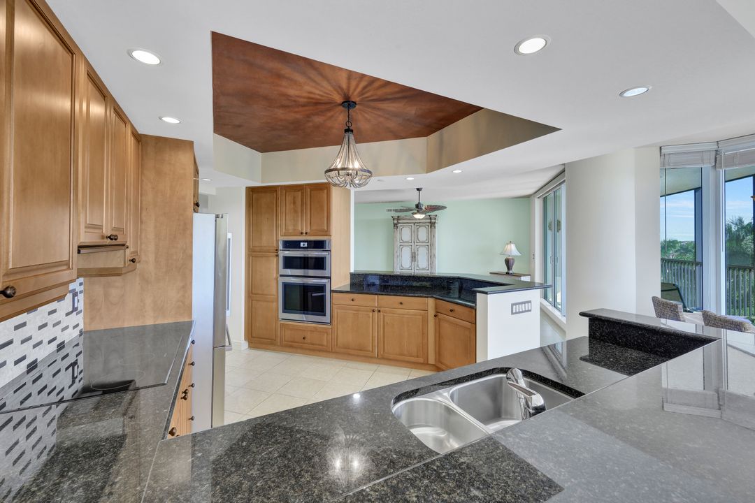 1060 Borghese Ln #405, Naples, FL 34114