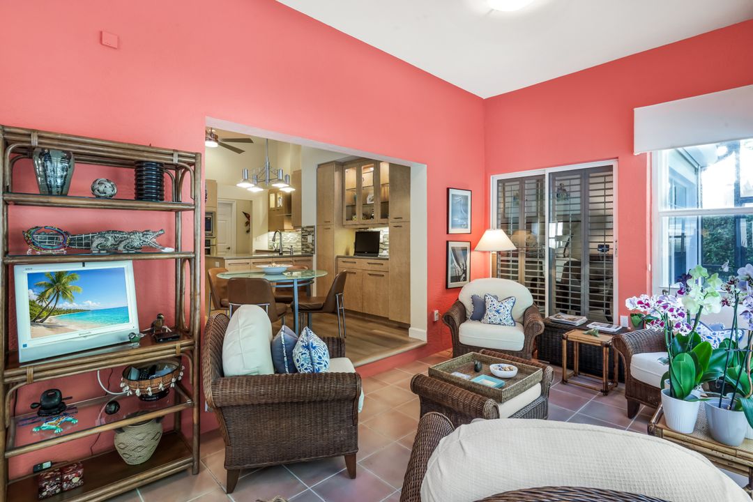 353 Carlton Pl, Naples, FL 34108