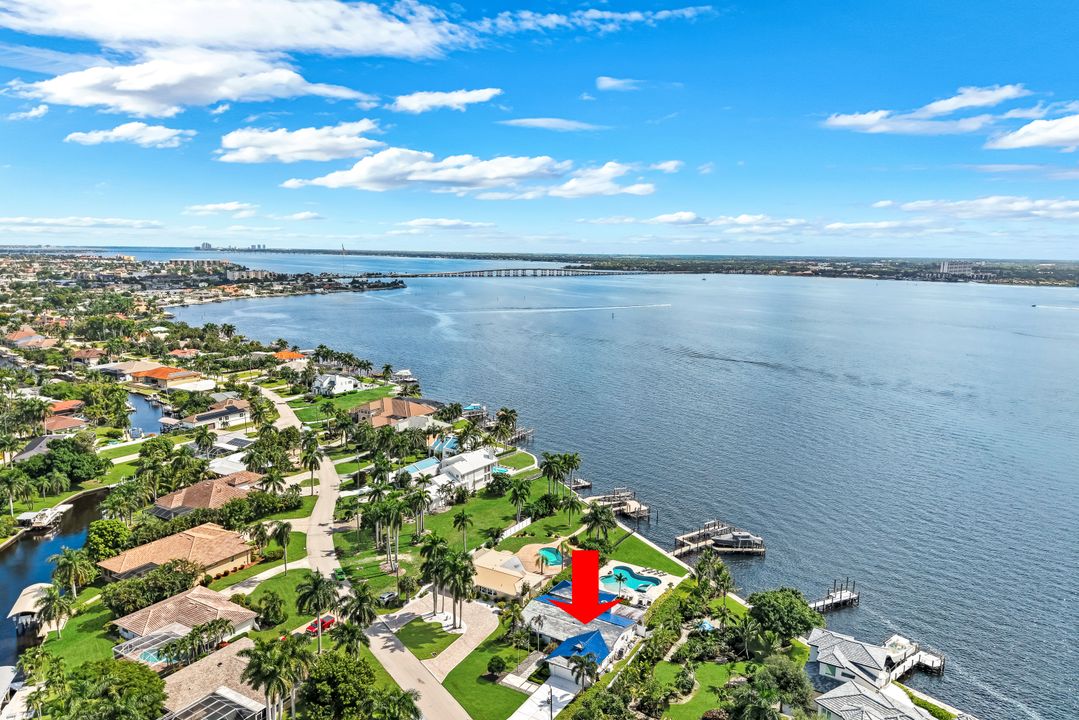 5327 Nautilus Dr, Cape Coral, FL 33904