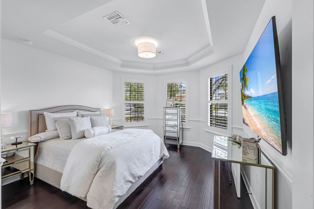 9403 Surfbird Ct, Naples, FL 34120