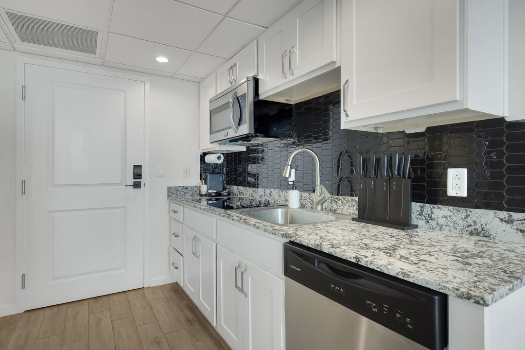 2500 Edwards Dr #2305, Fort Myers, FL 33901