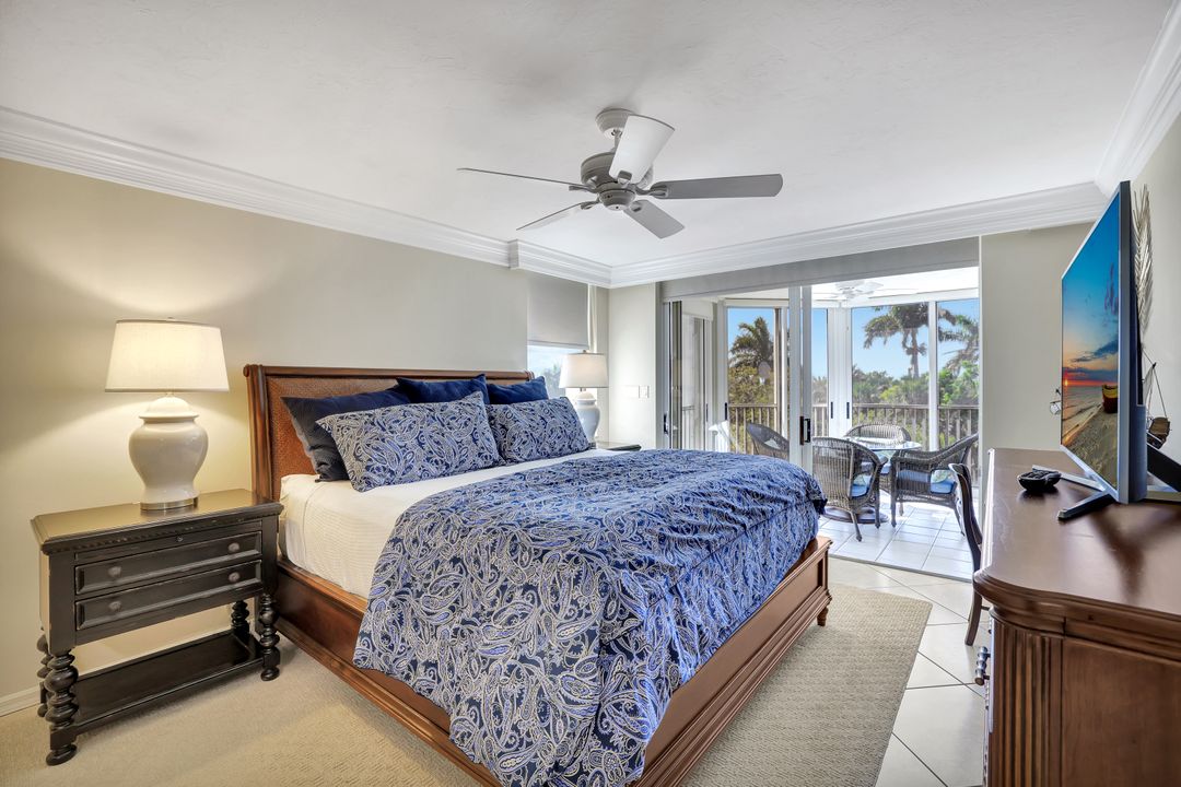 6573 Marissa Loop, Naples, FL 34108