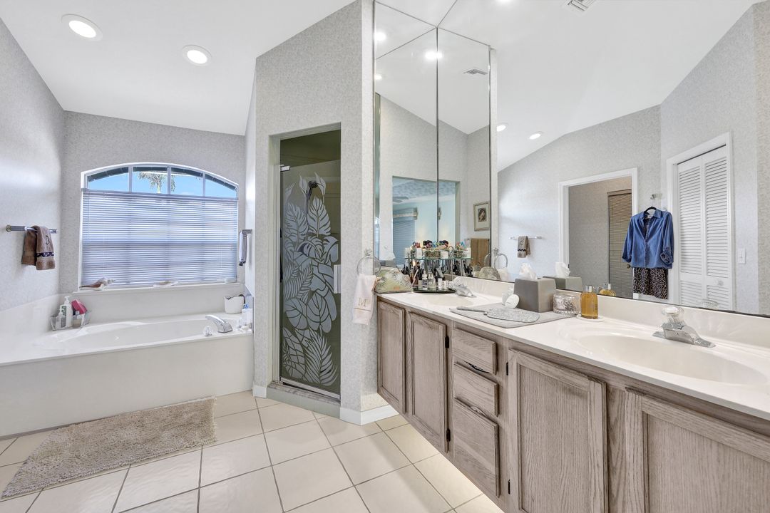 1136 Lighthouse Ct, Marco Island, FL 34145