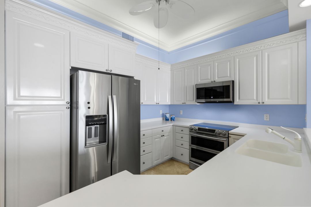 400 Flagship Dr #1206, Naples, FL 34108