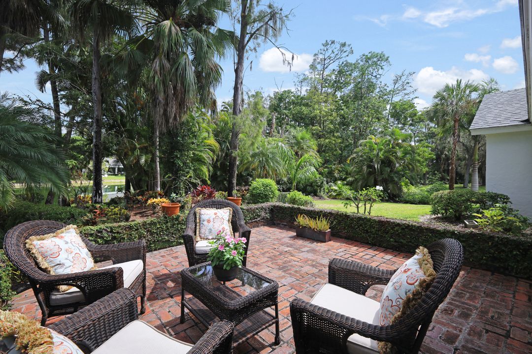 861 Swallow Point, Naples, FL 34105