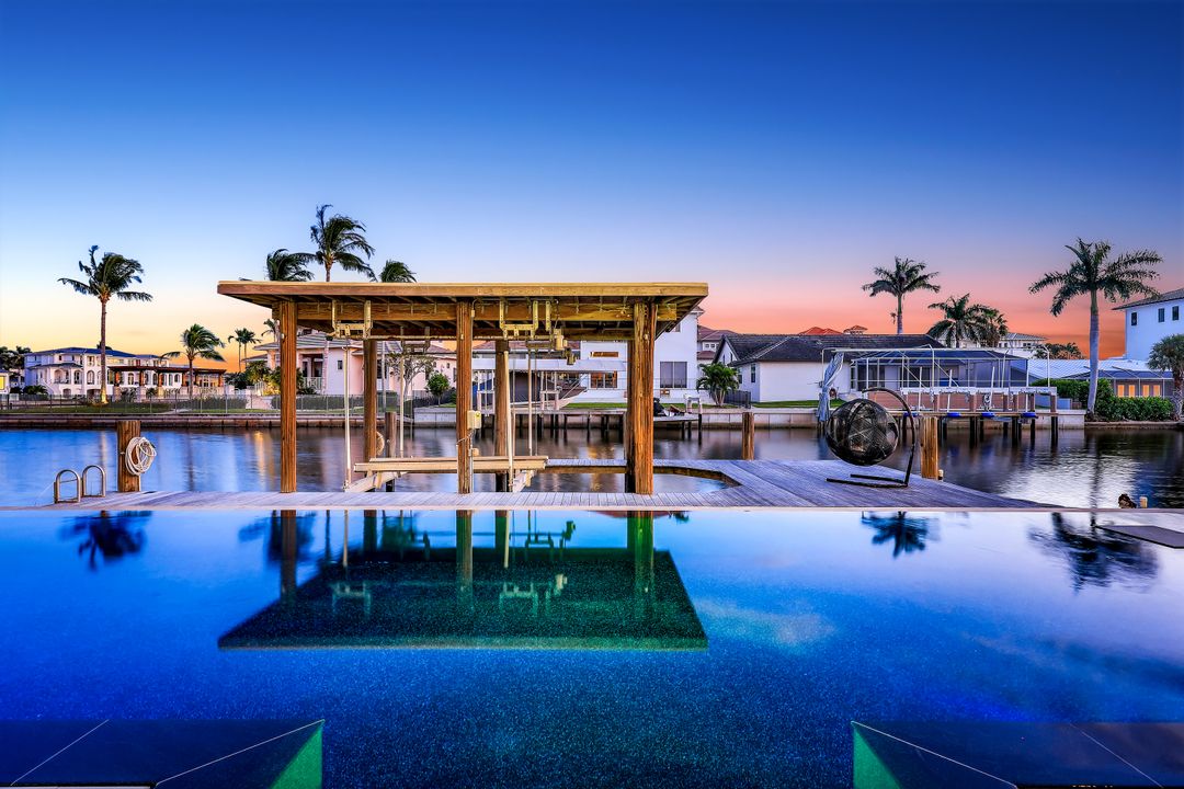 260 Channel Dr, Naples, FL 34108