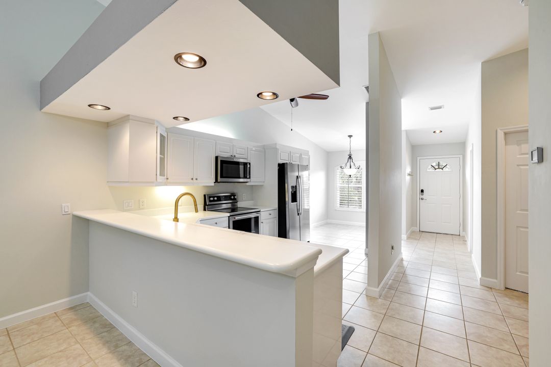 2055 Cascades Dr #4, Naples, FL 34112