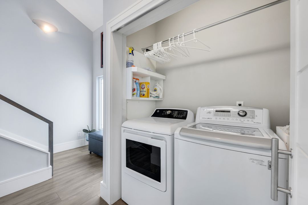 375 Germain Ave, Naples, FL 34108