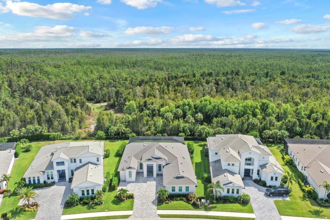 8959 Redonda Dr, Naples, FL 34114