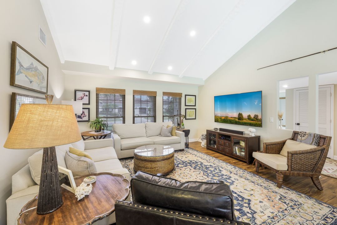 345 Henderson Ct, Marco Island, FL 34145