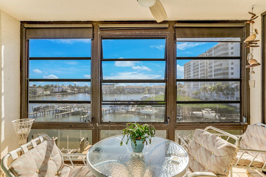 271 Southbay Dr #240, Naples, FL 34108