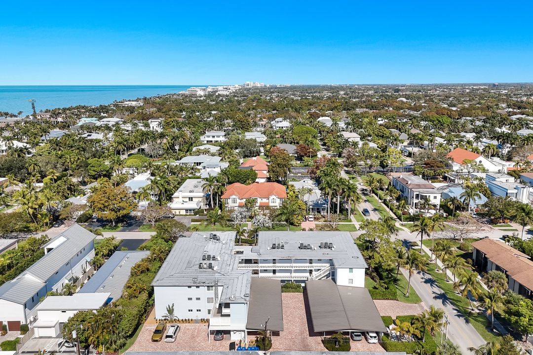 280 2nd Ave S #103, Naples, FL 34102