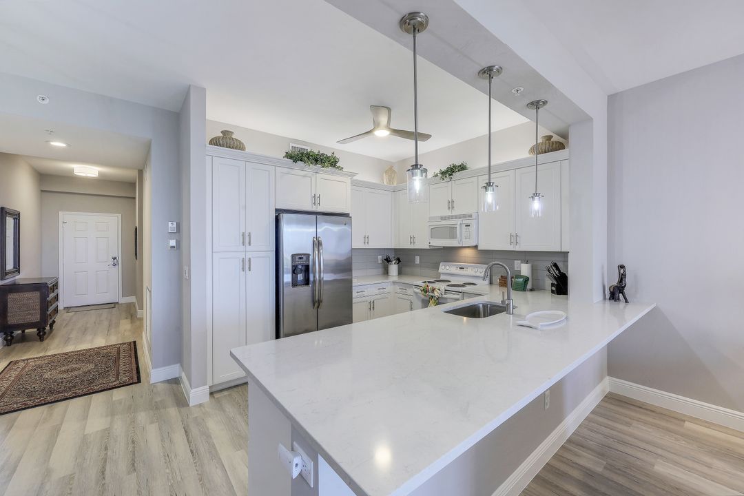 460 Launch Cir #503, Naples, FL 34108