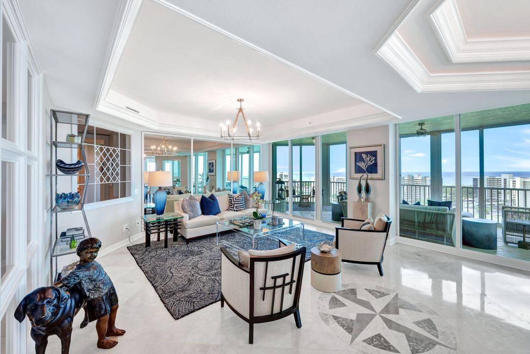 295 Grande Way #1403, Naples, FL 34110