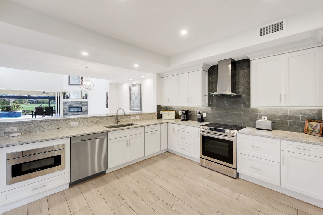 11612 Quail Village Way, Naples, FL 34119