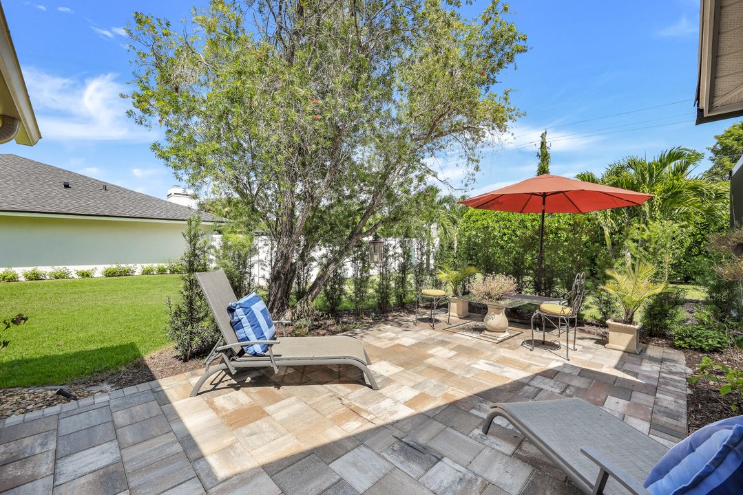 430 Cypress Way E, Naples, FL 34110